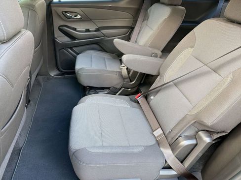 Used 2023 Chevrolet Traverse LT FWD image 27