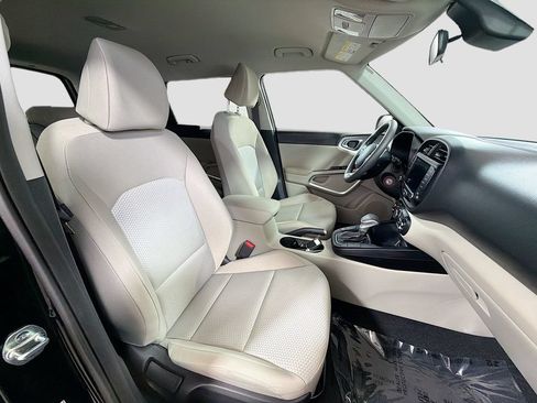 Used 2024 Kia Soul LX FWD image 26