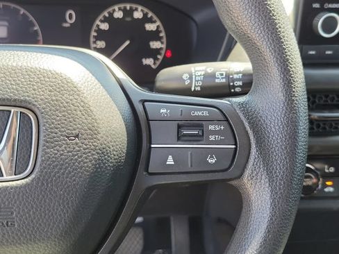 Used 2023 Honda HR-V LX image 8