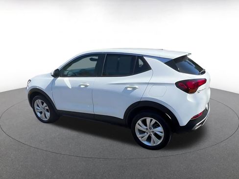 Used 2025 Buick Encore GX Preferred AWD/4WD image 9