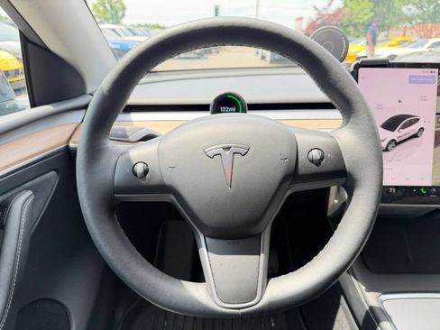 Used 2023 Tesla Model Y 2WD image 20
