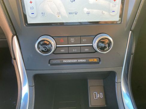 Certified 2022 Ford Edge Titanium image 33