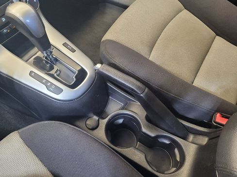 Used 2014 Chevrolet Cruze LS FWD image 26