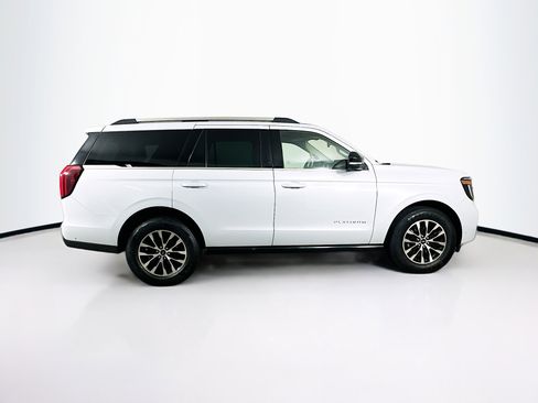 Used 2025 Ford Expedition Platinum image 10