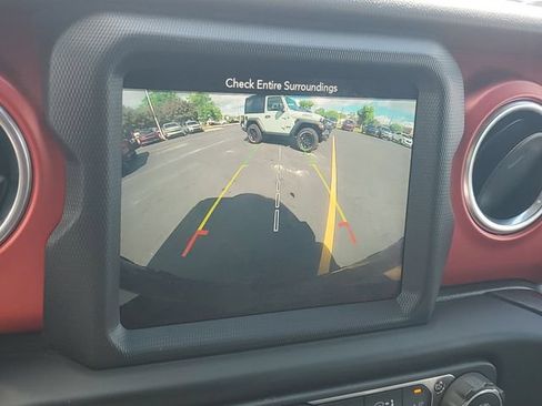 Used 2018 Jeep Wrangler Unlimited Rubicon AWD/4WD image 27