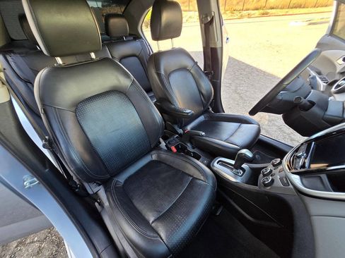 Used 2018 Chevrolet Sonic Premier FWD image 34