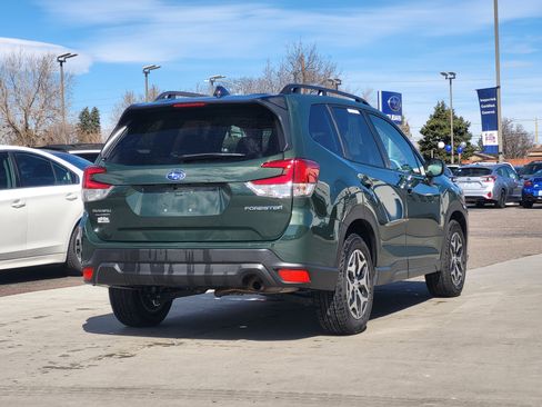 Used 2024 Subaru Forester Premium image 13