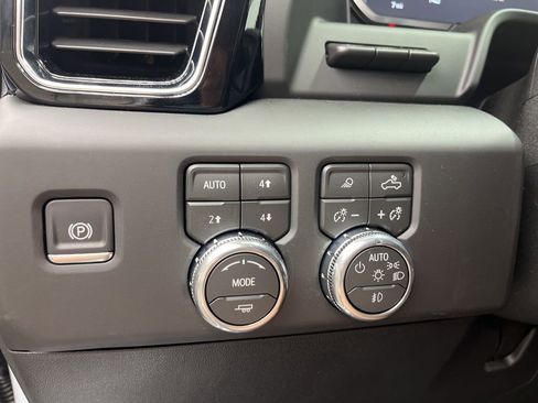 New 2026 GMC Sierra 2500 Denali Ultimate AWD/4WD image 12