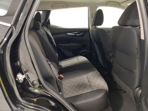 Used 2019 Nissan Rogue Sport SV w/ All-Weather Package AWD/4WD image 19