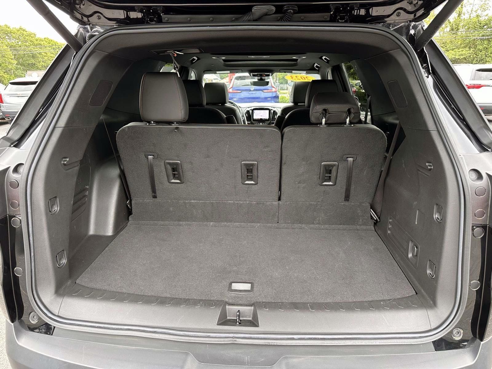 Used 2023 Chevrolet Traverse RS AWD/4WD image 7