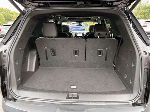 Used 2023 Chevrolet Traverse RS AWD/4WD image 7