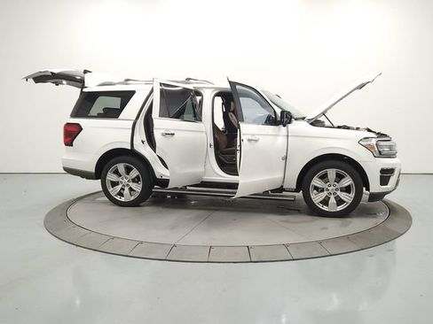 Used 2023 Ford Expedition King Ranch RWD image 16