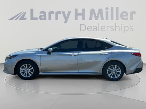 Used 2026 Toyota Camry LE FWD image 2