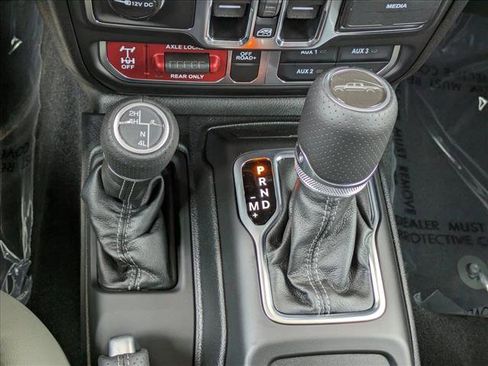 New 2025 Jeep Gladiator Mojave w/ Convenience Group image 15