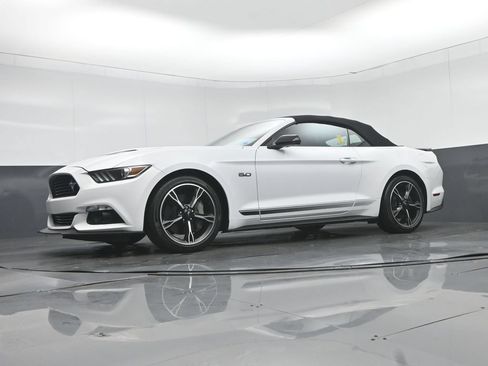 Used 2016 Ford Mustang GT Premium w/ Equipment Group 401A RWD image 50