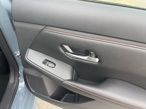 Used 2024 Nissan Sentra SR w/ SR Premium Package image 25