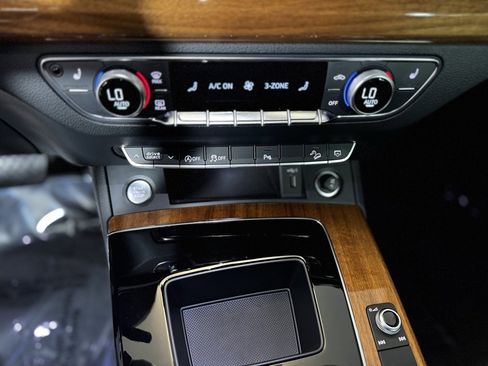 Used 2023 Audi Q5 2.0T Premium w/ Convenience Package image 17