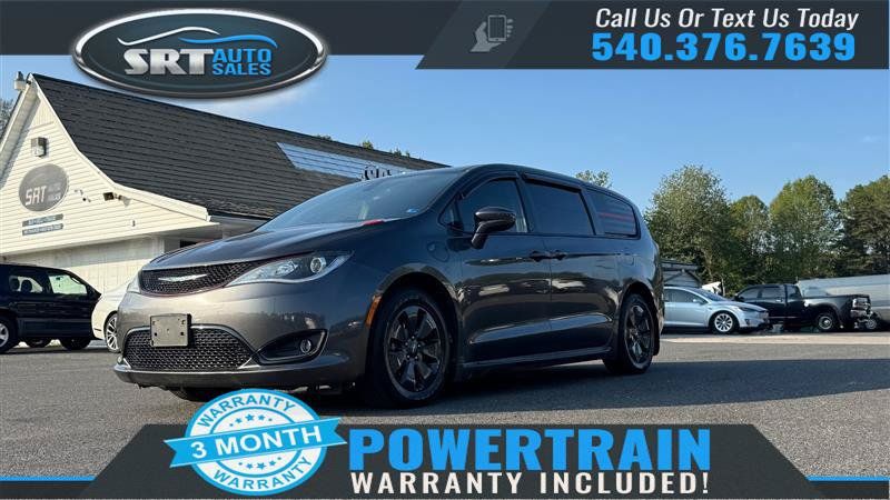 Used 2020 Chrysler Pacifica Touring w/ S Appearance Package FWD image 1
