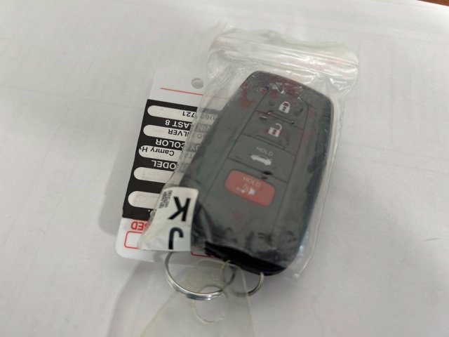 Used 2023 Toyota Camry XLE FWD image 31