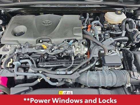 Used 2025 Toyota Camry SE image 13
