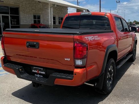 Used 2018 Toyota Tacoma TRD Off-Road w/ Technology Package RWD image 5