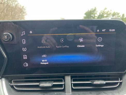 Used 2024 Chevrolet Trax LT w/ Driver Confidence Package image 23