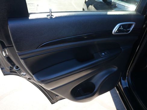 Used 2020 Jeep Grand Cherokee Altitude image 16