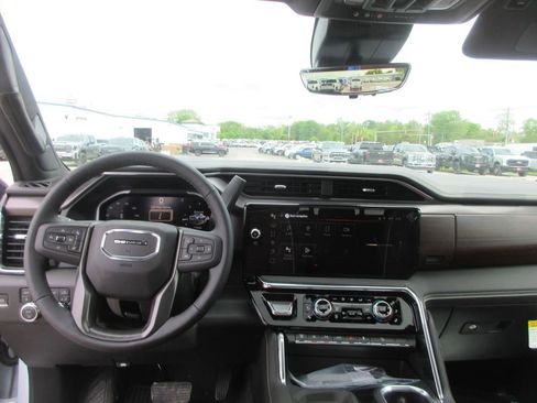 New 2026 GMC Sierra 2500 Denali Ultimate AWD/4WD image 17