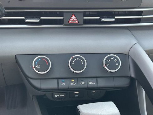 New 2026 Hyundai Elantra SE image 22