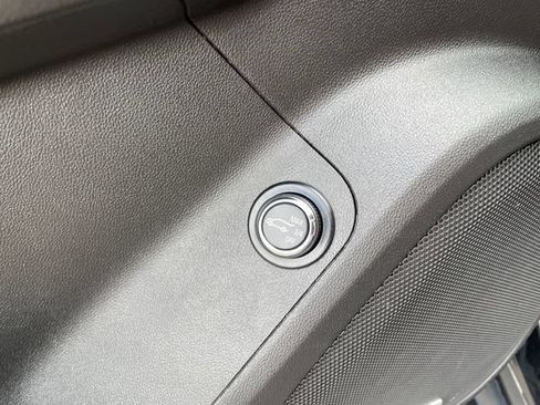 Used 2018 GMC Acadia SLT AWD/4WD image 28