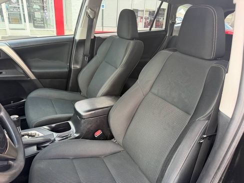 Used 2014 Toyota RAV4 XLE AWD/4WD image 10