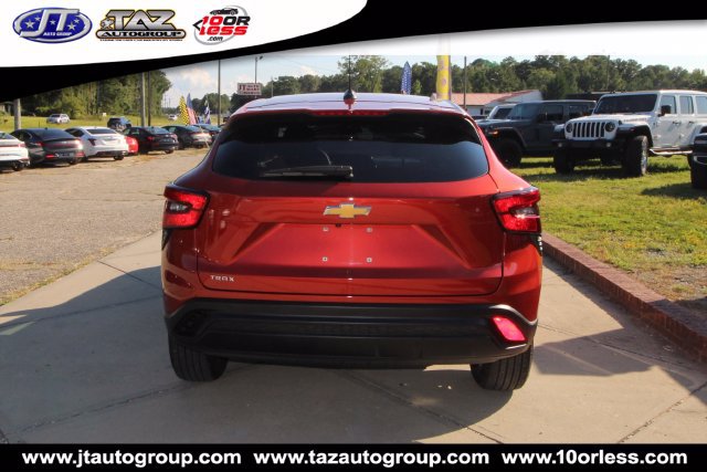 Used 2024 Chevrolet Trax LS FWD image 6
