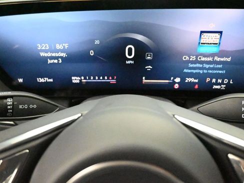 Used 2025 Buick Enclave Preferred AWD/4WD image 12