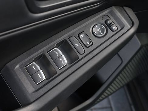 Used 2025 Honda Accord SE image 11