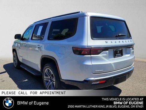 Used 2022 Jeep Wagoneer Series III AWD/4WD image 5