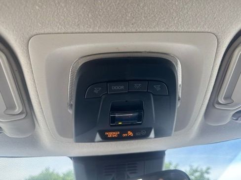 Used 2025 Toyota Corolla LE FWD image 31