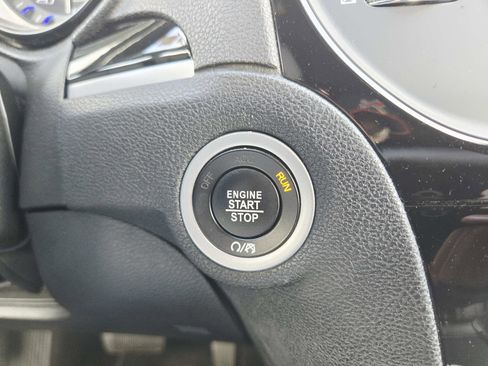 Used 2023 Chrysler 300 S image 35