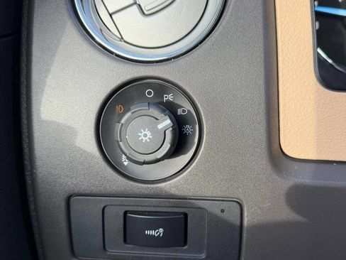 Used 2011 Ford F150 XLT w/ XLT Chrome Pkg image 22