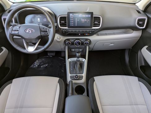 Certified 2024 Hyundai Venue SEL image 10