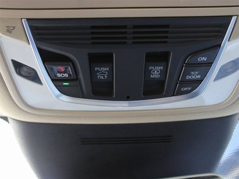 Used 2025 Acura MDX FWD image 32