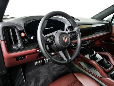 New 2026 Porsche Cayenne GTS image 4