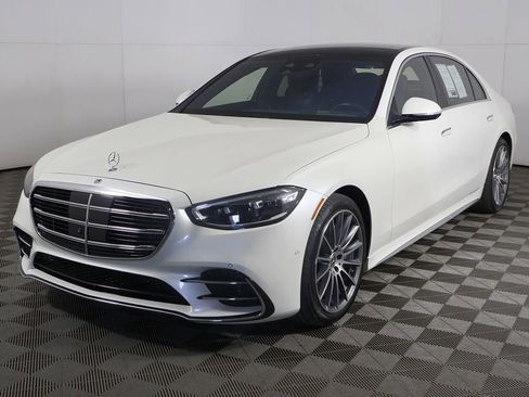 Used 2023 Mercedes-Benz S 500 4MATIC w/ AMG Line image 11