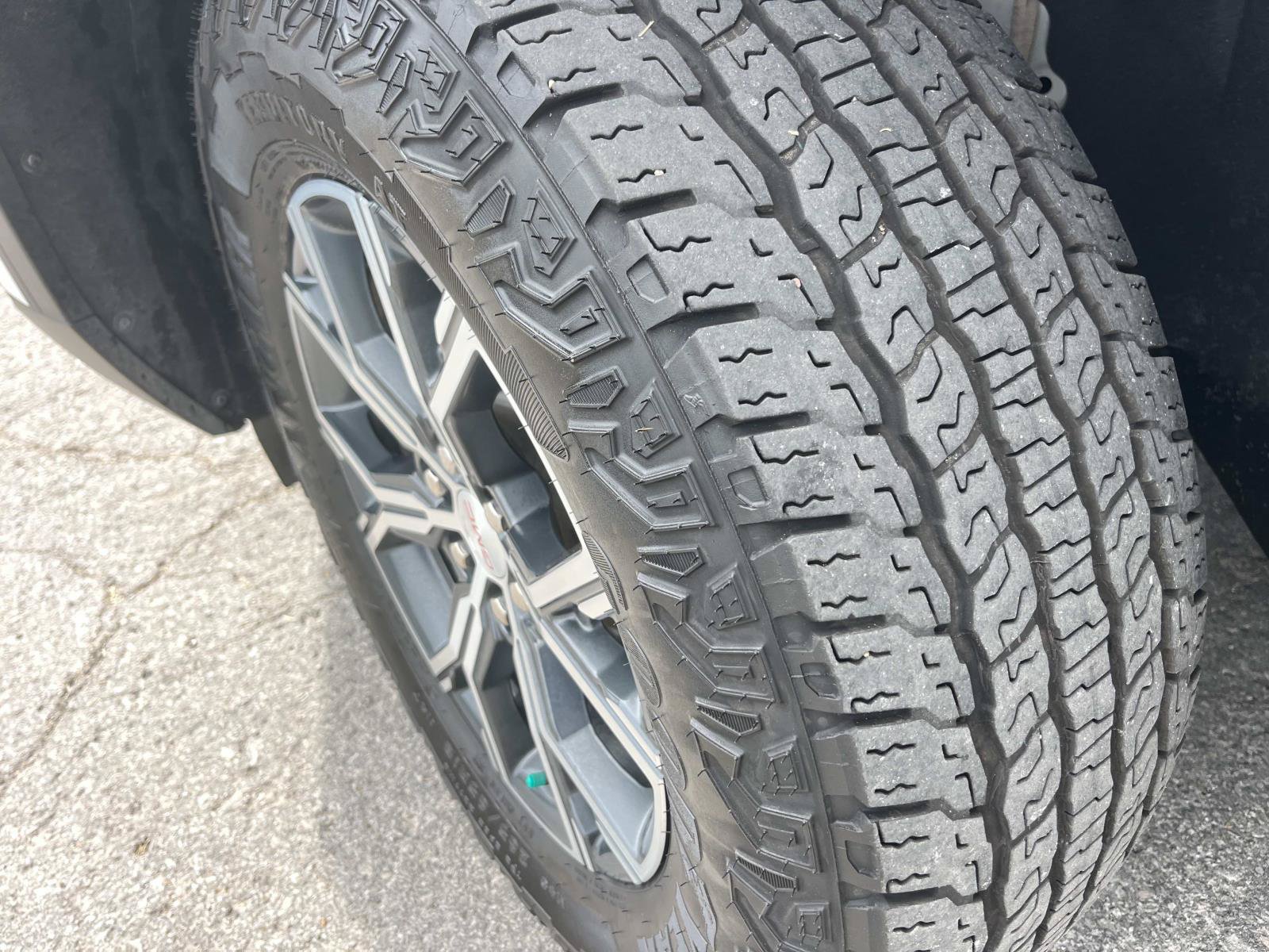 Used 2024 GMC Acadia AT4 w/ Luxury Package AWD/4WD image 14