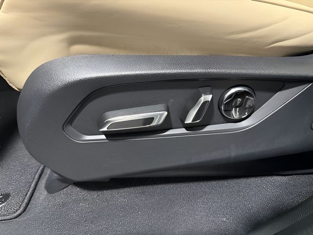 Used 2023 Acura MDX w/ Technology Package FWD image 14