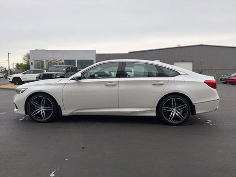 Used 2022 Honda Accord Touring image 4