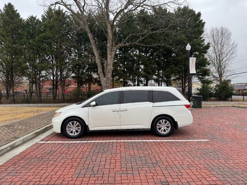 Used 2017 Honda Odyssey EX-L image 3