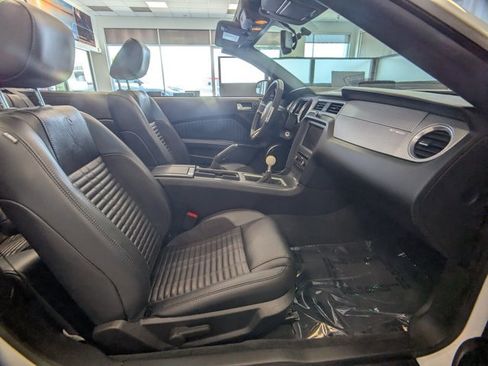 Used 2012 Ford Mustang Shelby GT500 w/ Electronics Pkg RWD image 17