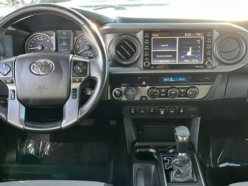 Used 2021 Toyota Tacoma TRD Sport image 4