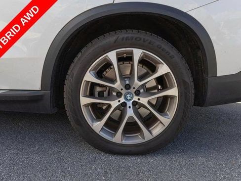 Used 2024 BMW X5 xDrive50e AWD/4WD image 3