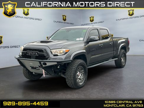 Used 2018 Toyota Tacoma TRD Sport AWD/4WD image 1